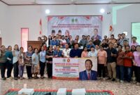 Foto Bersama Wakil Ketua I DPRD Kaltim, Ekti Imanuel, SH,MM Dengan Para Penerima Bantuan Hibah Rumah Ibadah di Wilayah Segmen 3 Kutai Barat.