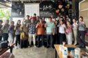 Foto Bersama Saat DLH Kutai Barat Menggelar Sosialisasi Penanganan Sampah Sektor Dunia Usaha.