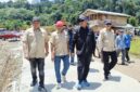 Foto : DPRD Kaltim Meninjau Langsung Proyek Infrastruktur Akses Jalan dari Kecamatan Tering (Kubar) Menuju Ujoh Bilang (Mahulu). (Dok WK).