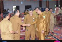 Foto : Bupati Kutai Barat, Frederick Edwin Saat Membuka Secara Resmi Rapat Pengendalian Operasional Kegiatan (Radalok) Triwulan III Tahun 2025.