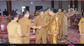 Foto : Bupati Kutai Barat, Frederick Edwin Saat Membuka Secara Resmi Rapat Pengendalian Operasional Kegiatan (Radalok) Triwulan III Tahun 2025.