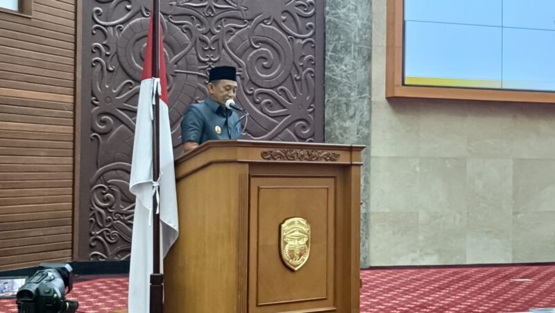 Foto : Wakil Bupati Kutai Barat, H Nanang Adriani Saat Menyampaikan Nota Pengantar Rancangan Peraturan Daerah Kabupaten Kutai Barat Tentang Anggaran Pendapatan dan Belanja Daerah Tahun Anggaran 2026.