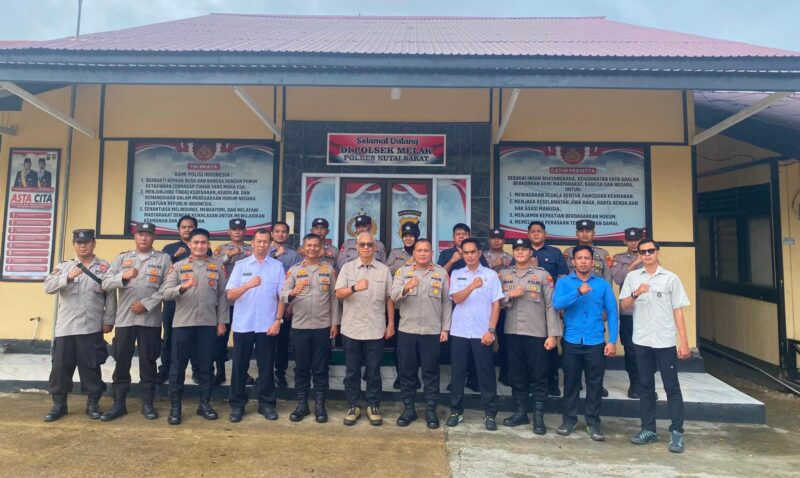 Tim Kompolnas RI Saat Mengunjungi Polsek Melak