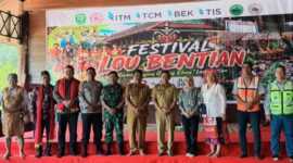 Foto : Wakil Bupati Kutai Barat, H.Nanang Adriani Saat Membuka Secara Resmi Festival Lou Bentian 2026.