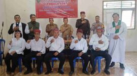Sesi Foto Bersama Saat Pelantikan Pengurus Lembaga Adat Kampung Sekolaq Oday, Kecamatan Barong Tongkok Periode 2026-2031.