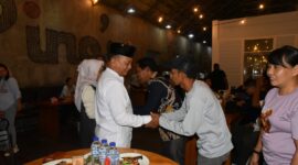 Foto Wakil Bupati Kutai Barat, H.Nanang Adriani Saat Meninjau Peserta PENAS di Gorontalo.