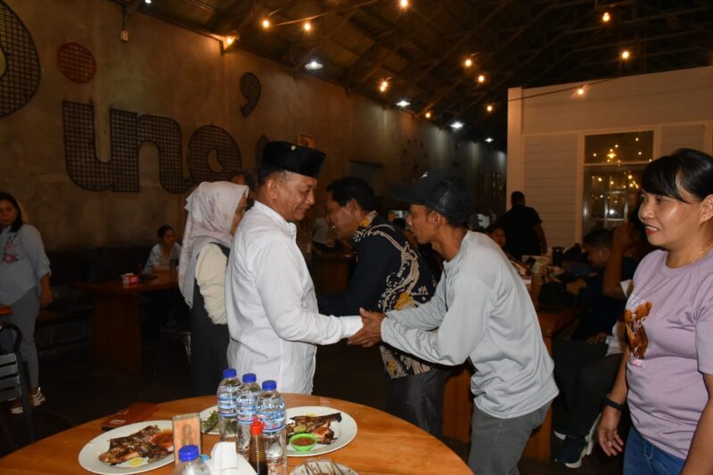 Foto Wakil Bupati Kutai Barat, H.Nanang Adriani Saat Meninjau Peserta PENAS di Gorontalo.