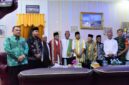 Foto Bersama Menag RI Nasaruddin Umar, Gubernur Kaltim Rudy Mas'ud dan Bupati Kutai Barat Frederick Edwin Saat Kegiatan Wawasan Kebangsaan Dalam Rangka Hut PP Assalam Arya Kemuning Kutai Barat.