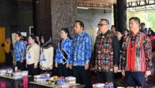 Bupati Kutai Barat, Frederick Edwin Saat Menghadiri Peringatan Hari Anak Nasional 2026.