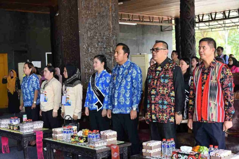 Bupati Kutai Barat, Frederick Edwin Saat Menghadiri Peringatan Hari Anak Nasional 2026.