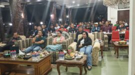 Bupati Kutai Barat, Frederick Edwin didampingi Istri Bersama Sekretaris Daerah Kutai Barat, Erik Viktory Saat Nonton Bareng Piala Dunia 2026.