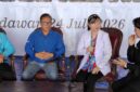 Plt.Kepala Dinas Kesehatan Kutai Barat, Barnabas Bersama Direktur RSUD Harapan Insan Sendawar, dr.Marisye Christiantia, Sp.PD, Serta Kepala Bidang Pencegahan dan Pengendalian Penyakit Dinkes Kubar, Weda Saat Menggelar Talk Show kesehatan dalam rangka peringatan Hari Hepatitis se-Dunia.
