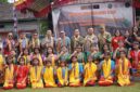 Foto Bersama Wakil Bupati Kutai Barat, H.Nanang Adriani dengan Para Panitia Festival Luuq Melapeh 2026 yang Berlangsung Sukses.