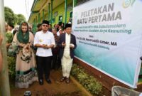Foto Menteri Agama RI, Nasaruddin Umar didampingi Gubernur Kaltim Rudy Mas'ud Saat Menghadiri Hut PP Assalam Arya Kemuning Kutai Barat.