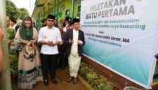 Foto Menteri Agama RI, Nasaruddin Umar didampingi Gubernur Kaltim Rudy Mas'ud Saat Menghadiri Hut PP Assalam Arya Kemuning Kutai Barat.