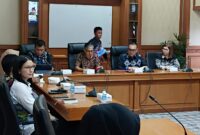 Sekretaris Daerah Kabupaten Kutai Barat, Erik Victory Saat Membuka Audiensi Penyusunan Dokumen Strategi Sanitasi Kabupaten (SSK) 2026-2030.