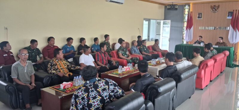 Rapat Koordinasi Persiapan Lomba Kreativitas Kampung Merah Putih 2026 yang digelar di Makodim 0912 Kubar.