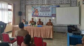 Kepala Dinas Kependudukan dan Catatan Sipil Kabupaten Kutai Barat, Petrus, S.Hut Saat Menghadiri Sosialisasi Dokumen Kependudukan di Kecamatan Damai.