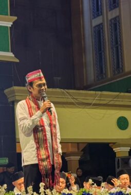Hadiri Tabligh Akbar di Kutai Barat, Ustadz Abdul Somad Ajak Perkuat Ukhuwah Islamiyah