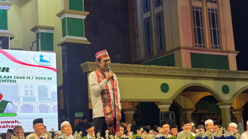 Foto Ustadz Abdul Somad Saat Menyampaikan Tausiah.