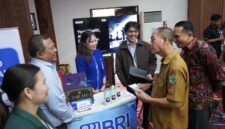 Asisten 2 Sekretariat Daerah Kutai Barat, Ali Sadikin Saat Membuka  Kegiatan Business Matching, Edukasi Keuangan, Layanan Desk SLIK-OJK serta Pencatatan Keuangan Aplikasi  SIAPIK-BI.