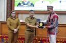 Wakil Bupati Kutai Barat, H.Nanang Adriani Saat Menerima 183 Mahasiswa Kuliah Kerja Nyata (KKN) Universitas Mulawarman (Unmul) 2026.
