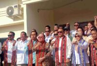 Wakil Gubernur Kalimantan Timur (Kaltim), Seno Aji Selaku Ketua DPD Gerindra Kaltim didampingi Bupati Kutai Barat, Frederick Edwin Saat Peresmian Kantor DPC Gerindra Kubar di Kampung Balok Asa, Kecamatan Barong Tongkok.