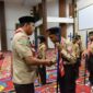 Bupati Kutai Barat, Frederick Edwin Saat Melepas Kontingen Pramuka Kutai Barat Menuju Jambore Nasional XII di Cibubur.