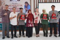 Foto Bersama Pemenang Pembatik Khas Daerah Kubar Itah Otur.