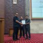 Sekretaris Daerah Kabupaten Kutai Barat, Erik Victory Saat menyampaikan Nota Perubahan APBD 2026 kepada Ketua DPRD Kutai Barat, Ridwai didampingi Wakil Ketua 1 DPRD Kutai Barat, Agustinus.