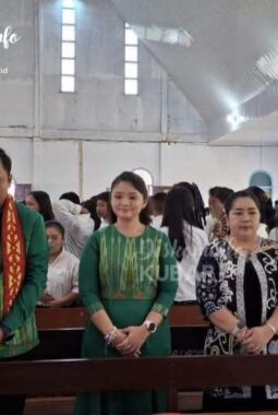Bupati Kubar Resmikan Perayaan Yubileum Emas Stasi Tering Seberang